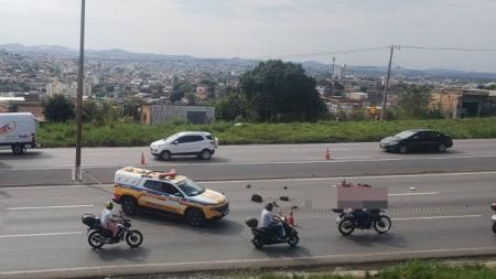 Em um dos acidentes, um adolescente de 17 anos que estava na garupa de uma motocicleta teve o corpo dilacerado