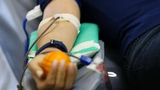 "Hey Ho, vamos lá! Se o seu sangue ainda não doou, venha para o esquadrão da doação"