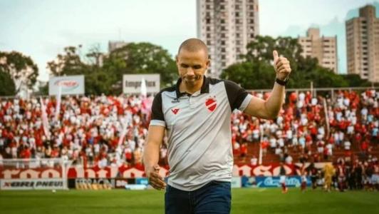 Higo encaminhou acerto para retornar ao Vila Nova