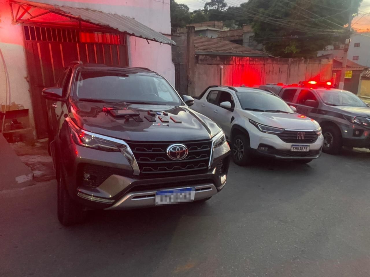 Preso por furtar carros de luxo em BH usa decodificador e demora 35 segundos para levar veículos
