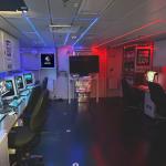 Marinha britânica lança sala gamer de eSports em navio de guerra