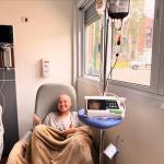 Diagnosticada com câncer aos 15 anos, Isabel Veloso celebra conquista no quadro de saúde