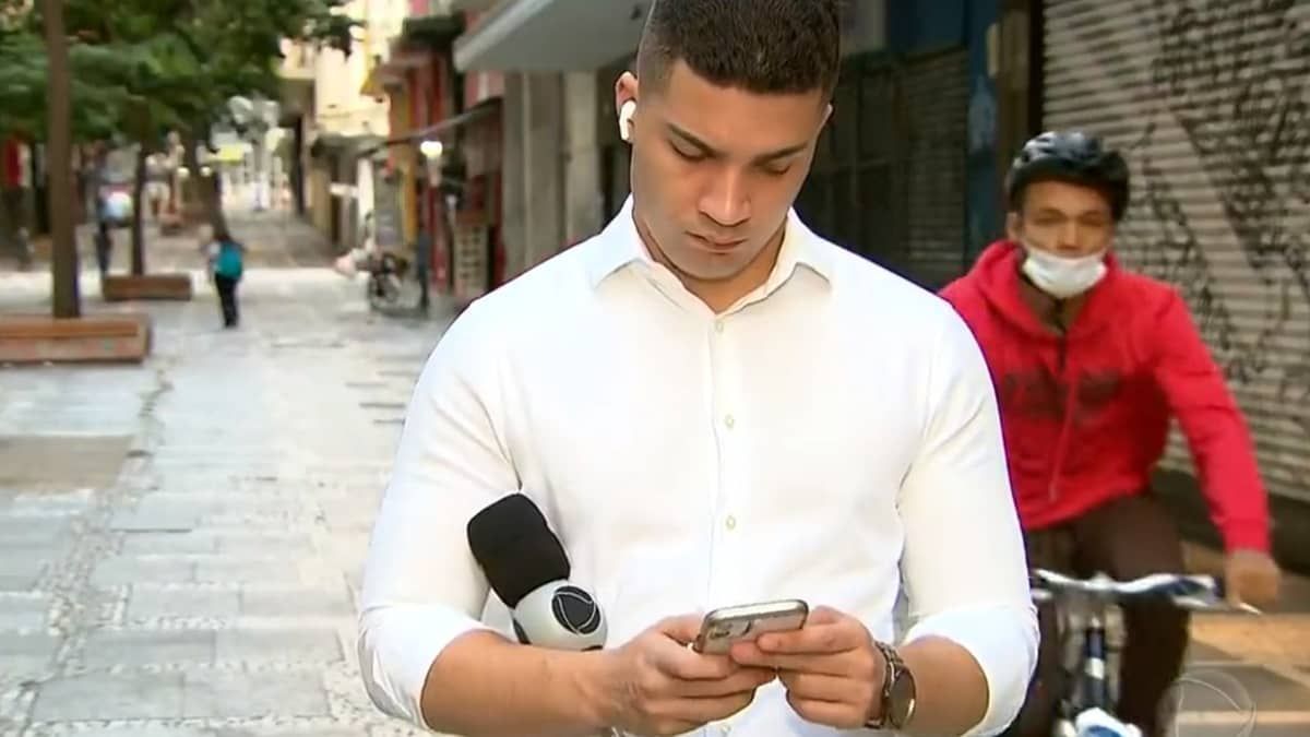 Vídeo: repórter da RecordTV sofre tentativa de furto instantes antes de entrar ao vivo 