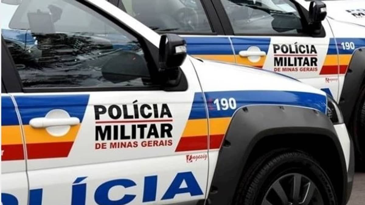 Mulher é esfaqueada na frente das filhas, suspeito é espancado por vizinhos e preso em Contagem