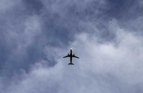 O desaparecimento de um homem, de 50 anos, que passou mal durante uma conexão aérea em Brasília na noite de sábado (5) é investigado pela Polícia Civil