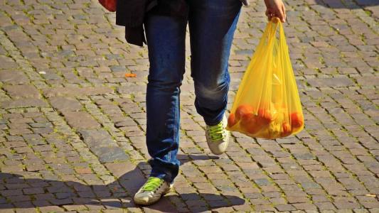 Homem deu tapa na bunda de mulher em um supermercado de Santa Catarina