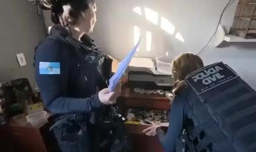 Homem é alvo de operação da Polícia Civil após ameaçar juiz pela internet
