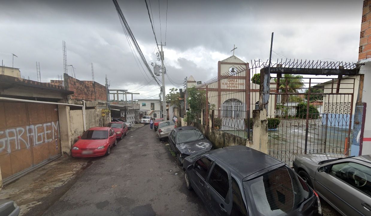 Homem é assassinado após sair da missa de sétimo dia do irmão, em Manaus