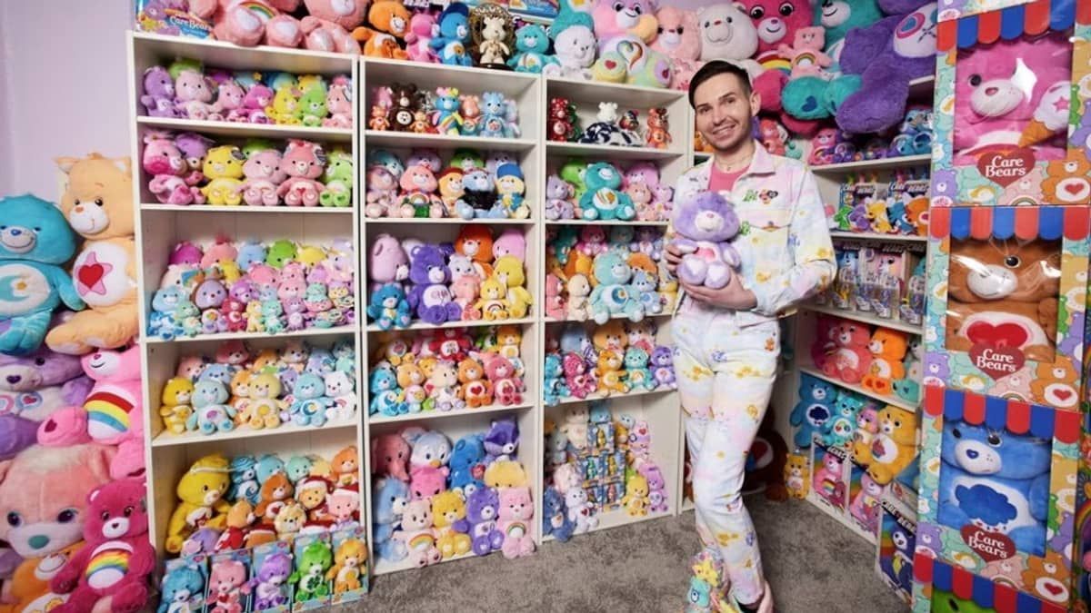 Homem entra para o Guinness Book com a maior coleção de itens dos Ursinhos Carinhosos