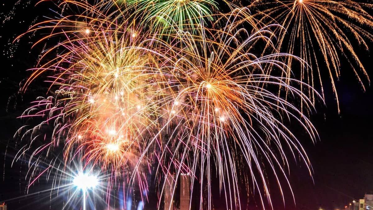 Homem é morto após celebrar cura do câncer da mãe com fogos de artifício