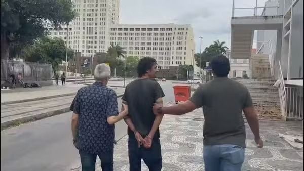 Homem é preso no Rio por chantagem sexual após gravar relação íntima sem consentimento