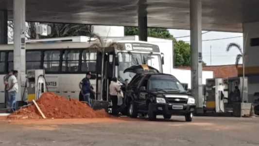 Homem estava morto dentro de ônibus