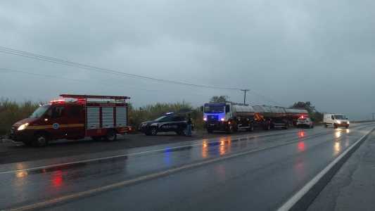 Homem foi atropelado por caminhões e morto em rodovia de Poços de Caldas