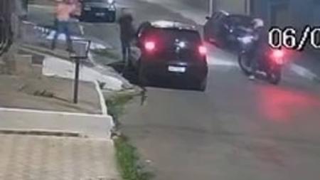 Homem foi baleado após atropelar cachorro