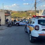 Homem é morto na porta de casa, na Grande BH