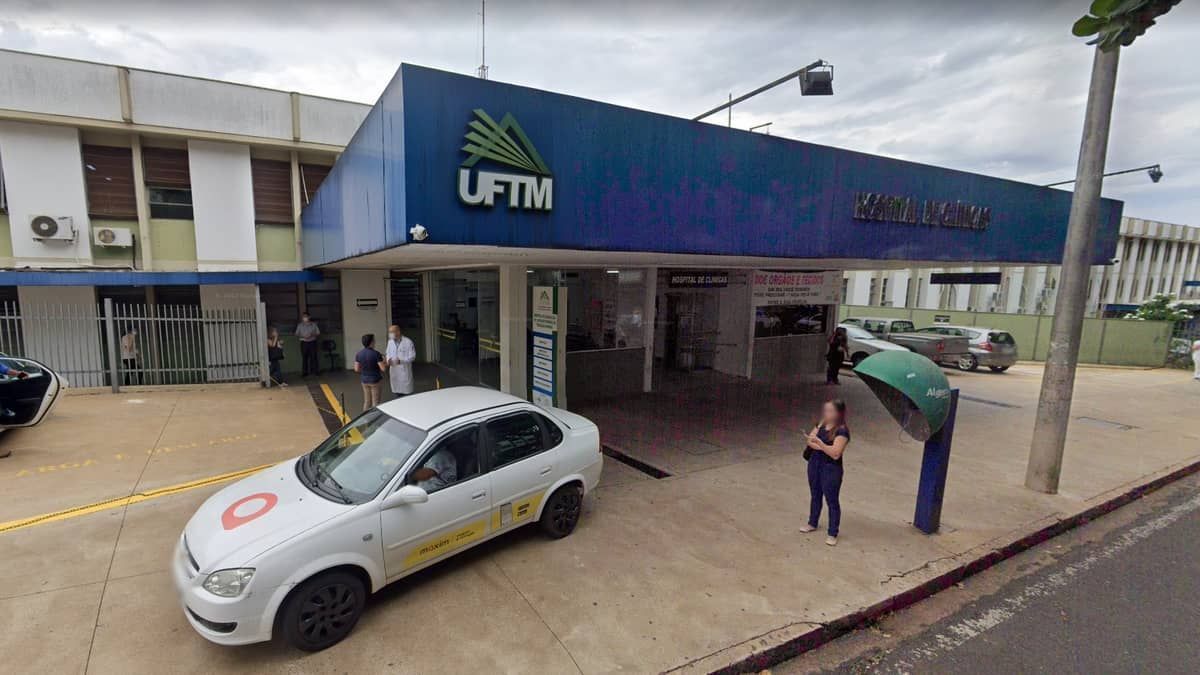 Enfermeira promete 'sexo diferente', amarra namorado na cama e o esfaqueia por suspeita de traição