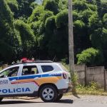 Mulher liga para traficantes após ter bolsa roubada, e eles torturam assaltante na Grande BH