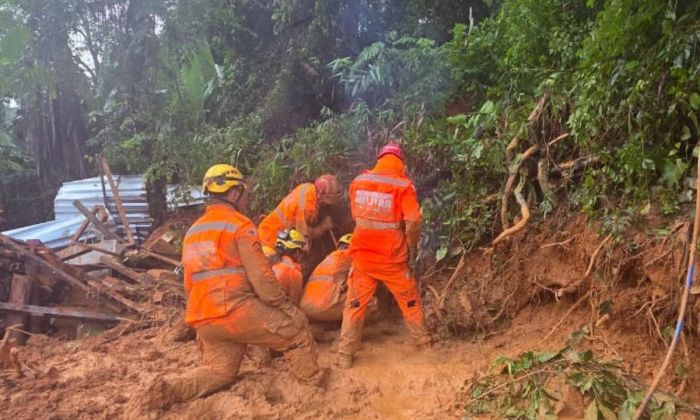 Bombeiros encontraram o corpo completamente soterrado pela lama