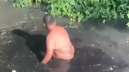Homem pulou em esgoto no Rio de Janeiro