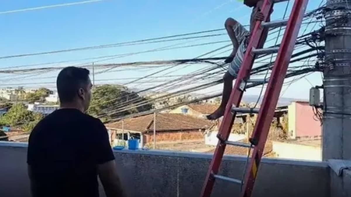 Homem que ficou quase 24 horas em cima de poste, em Itabira, é levado para presídio 