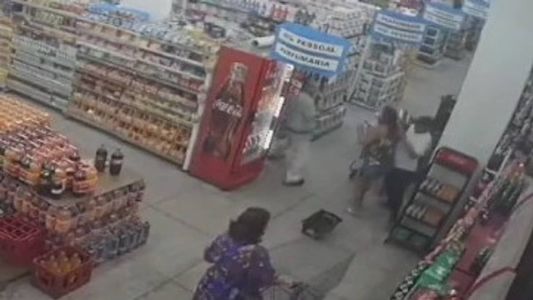 Homem tentou matar vizinho em supermercado