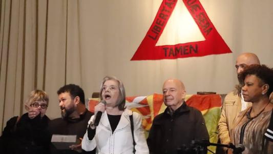 Homenageada é simbolicamente colocada no Panteão dos Inconfidentes