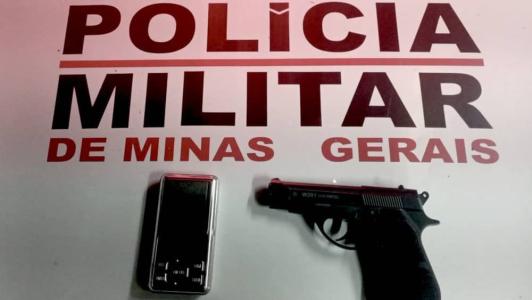 Homens são presos com réplica de arma de fogo no bairro Piedade