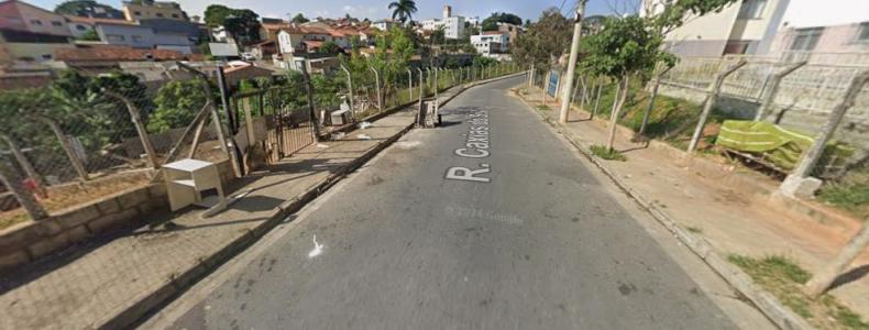 Homem foi encontrado morto na Rua Caxias do Sul, no bairro Copacabana, em BH