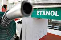 Etanol volta a ser mais vantajoso que gasolina após queda nos preços