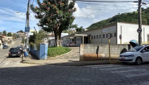 Foto mostra fachada de hospital em Cambuí (MG)
