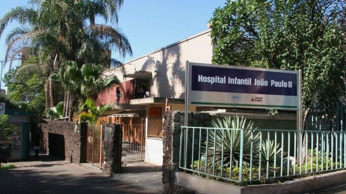 Justiça manda soltar mulher que furou enfermeira com agulha usada em bebê com HIV, em BH