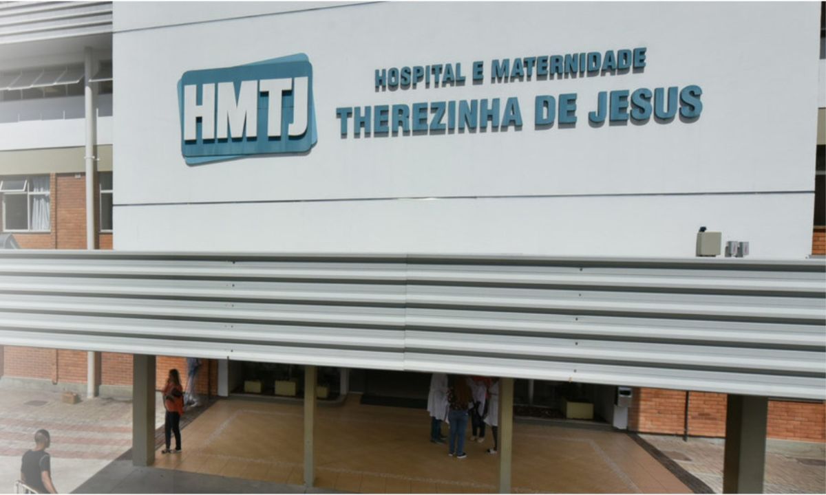 Secretário de Saúde de MG visita Hospital e Maternidade Therezinha de Jesus em Juiz de Fora