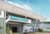 Médicos voltam a denunciar atraso de quatro meses de salários em Ipatinga
