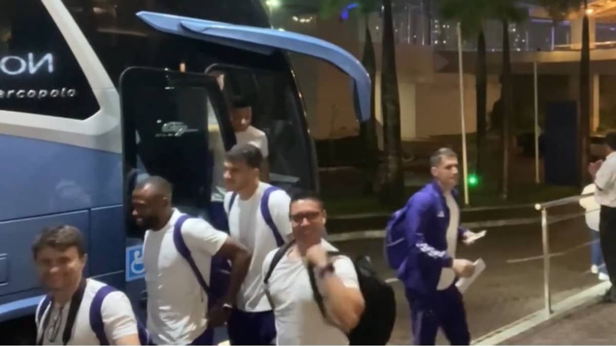 Cruzeiro desembarca em Salvador para duelo com o Bahia; veja vídeo