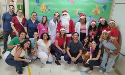 Equipe do HU/JF realizou entrega dos presentes às crianças hospitalizadas