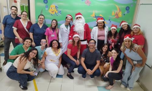 Equipe do HU/JF realizou entrega dos presentes às crianças hospitalizadas