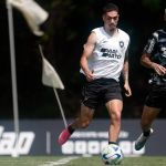 Lateral-esquerdo renova com o Botafogo até 2026