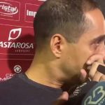 Presidente do Vila Nova-GO chora ao ver clube não subir para a Série A