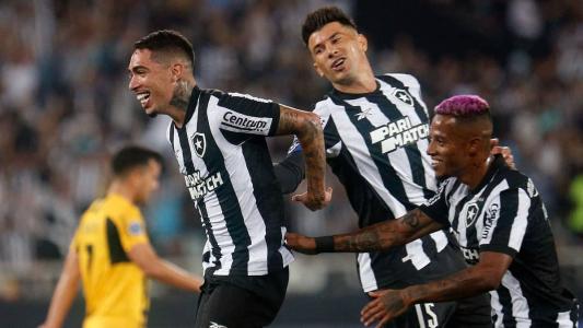 Hugo marcou o primeiro gol da reação do Botafogo no Nilton Santos