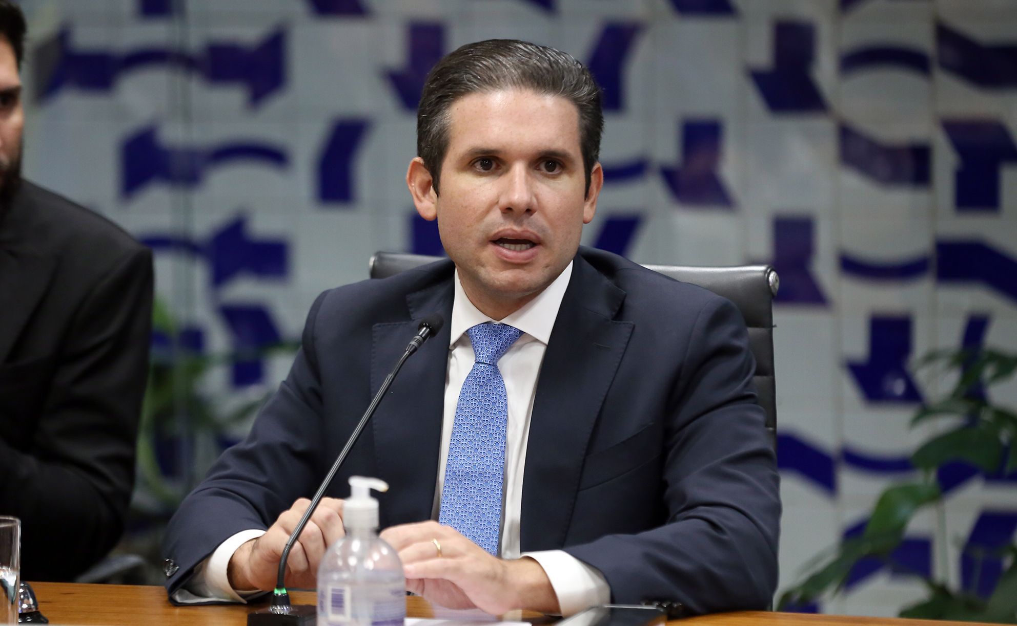 Hugo Motta se reúne com presidente da CBF e comitiva da Fifa para debater Copa do Mundo Feminina