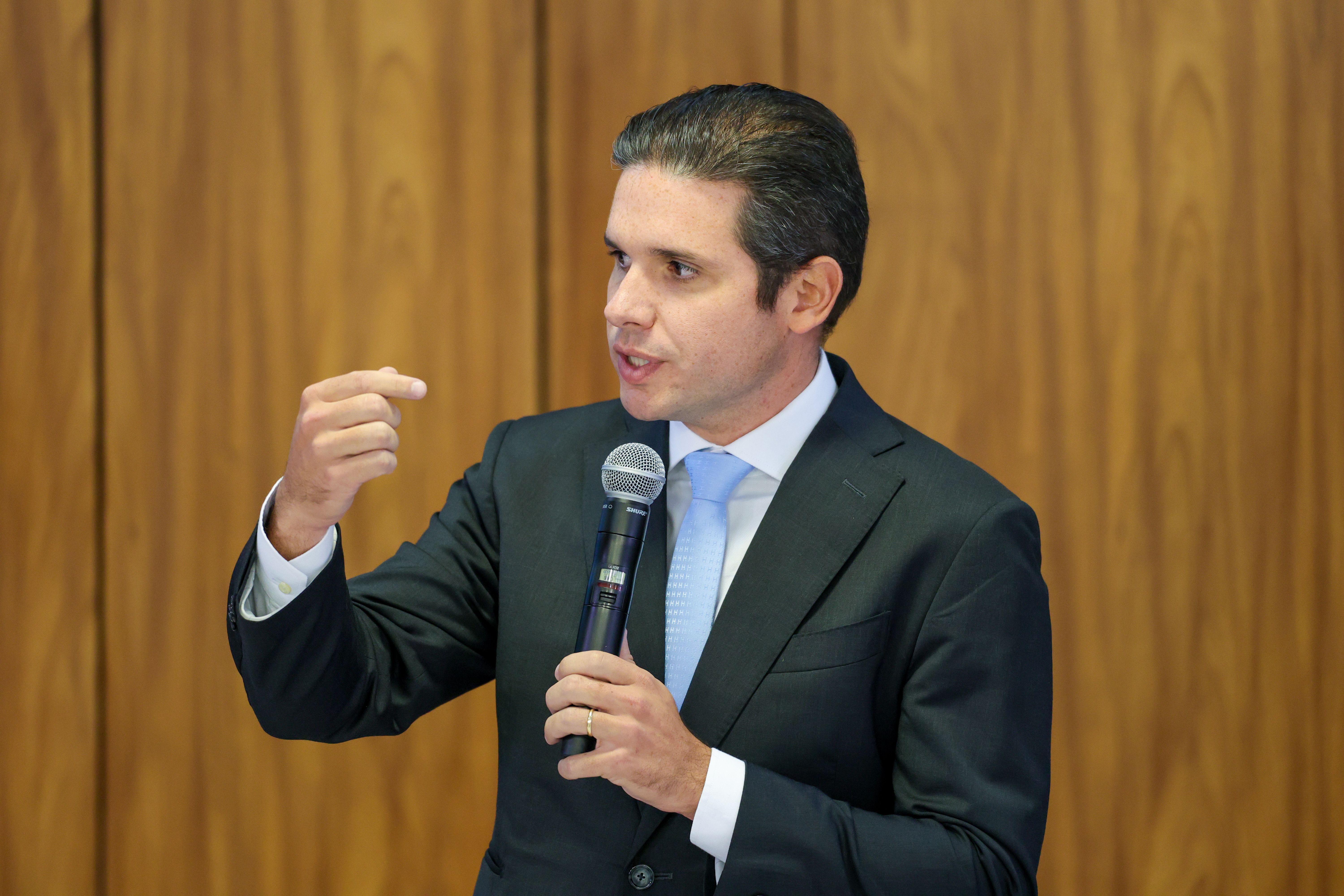 Reforma do IR: Motta fala em 'lealdade', mas cobra responsabilidade fiscal