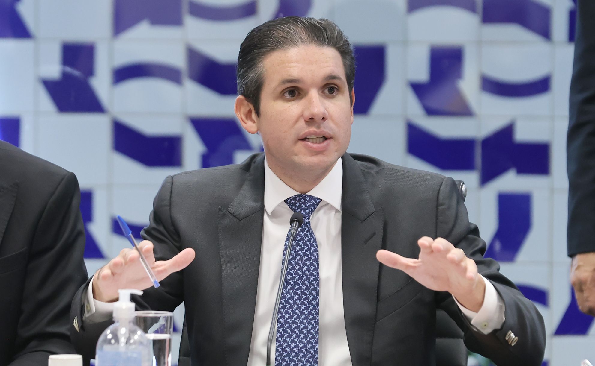 Motta faz reunião nesta terça (10) para destravar regulamentação de trabalho por apps