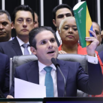 Hugo Motta anuncia votações sobre proteção de crianças nas redes e instalação da CPMI do INSS