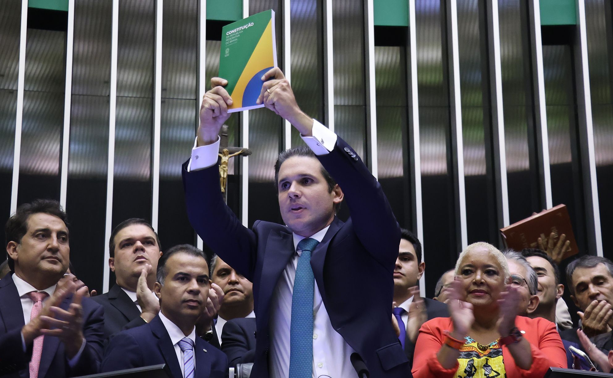 Hugo Motta critica presidencialismo, exalta Parlamento e cita Ulysses Guimarães: 'Ainda estamos aqui'