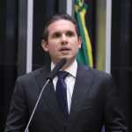 Motta critica Glauber Braga após deputado ser retirado à força da Mesa Diretora