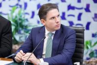 Motta articula acordo com governo para avançar PEC do fim da escala 6x1 na Câmara