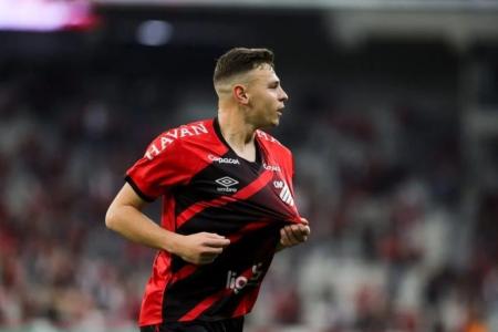 Hugo Moura está na mira do Vasco