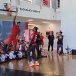 Goleiro do Flamengo enterra pra cima de Jimmy Butler; Gabigol é superado