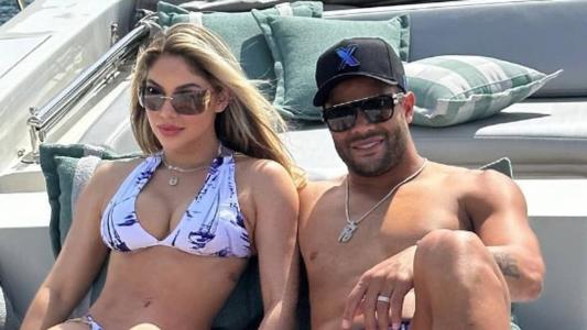 Hulk aproveita férias para viajar em família