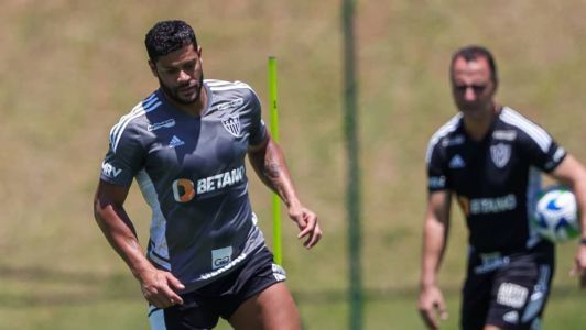 Hulk, atacante do Atlético, em treino na Cidade do Galo